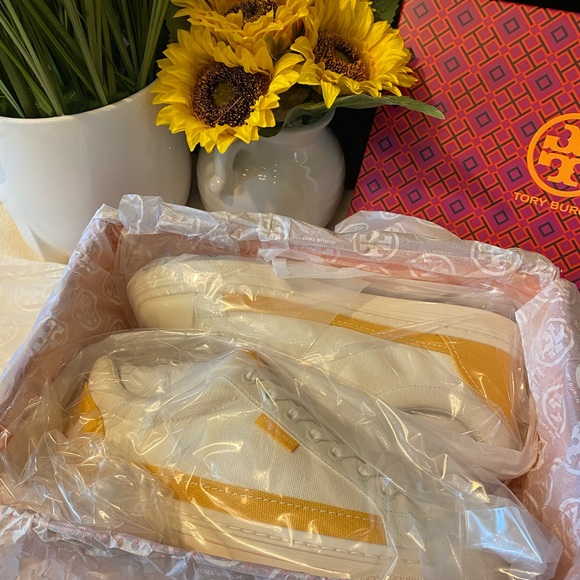 TORY BURCH CANVAS COURT SNEAKERS - Picture 9 of 9